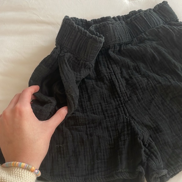 Black universal thread shorts xs - Picture 2 of 3